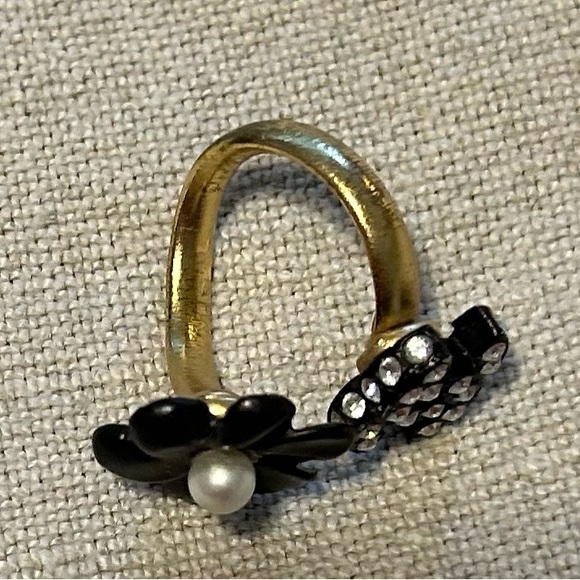 Chanel costume flower ring size 6 1/2-7 - Picture 9 of 12